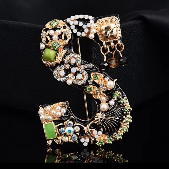 Coming Soon Letter S Elegant Gold and Black Brooch with Pearl - Picture 1 of 1